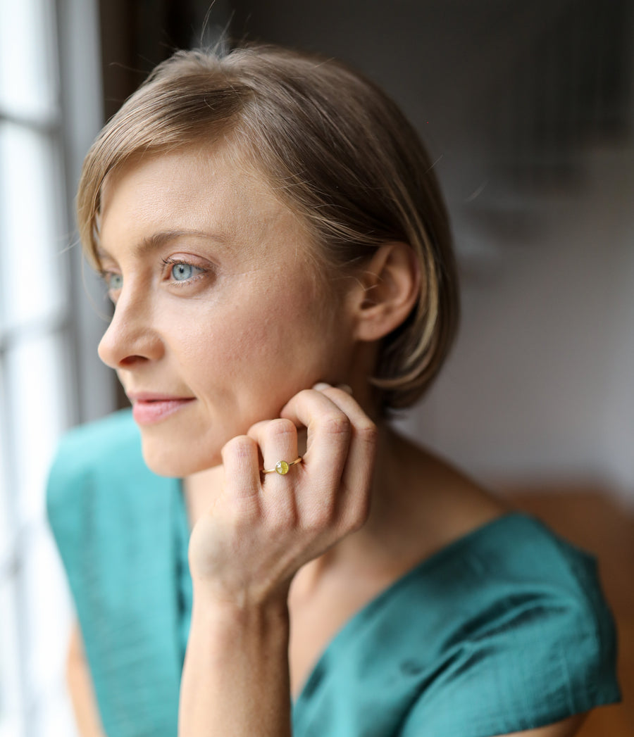 Round Saffron Diamond Ring