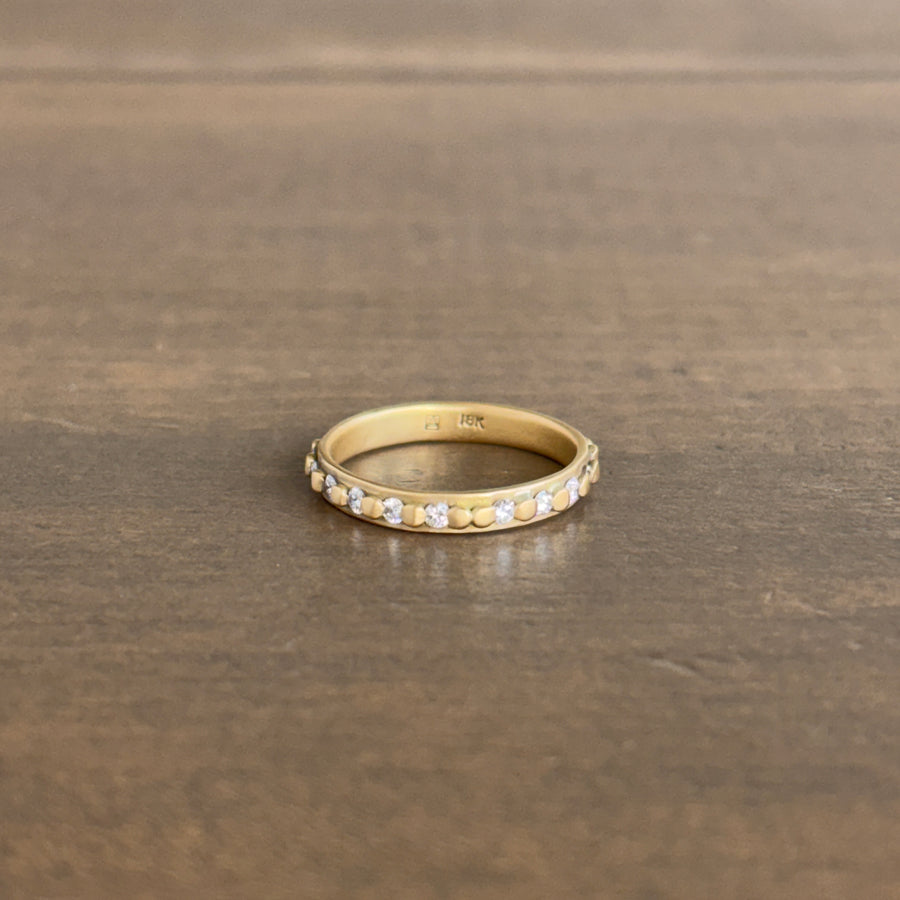 18k Gold Raised Dot Band with Sprinkle Diamonds
