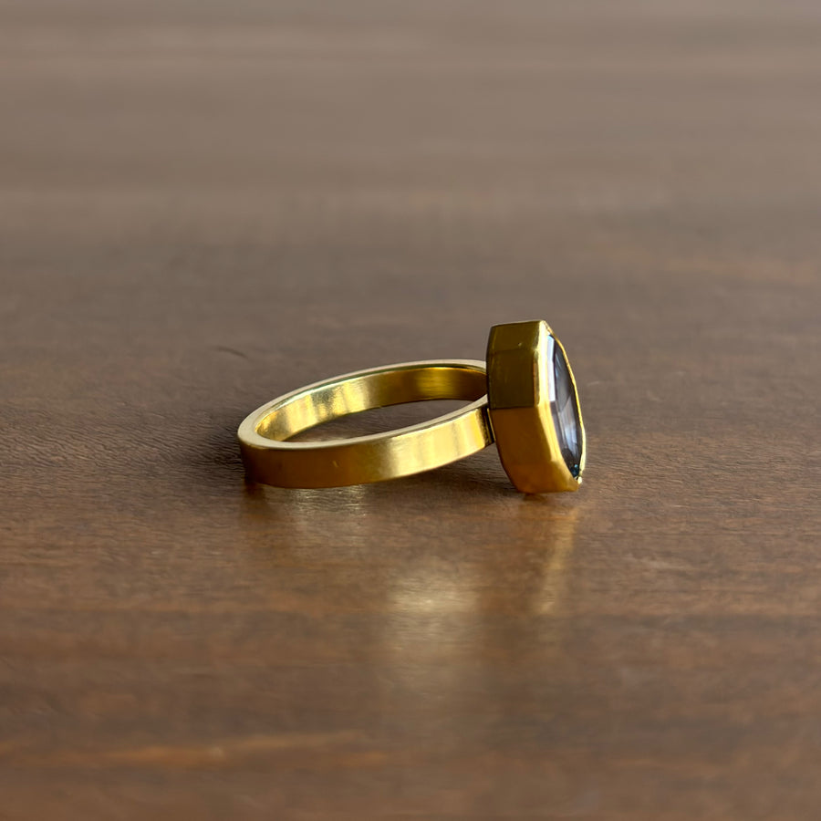 Geometric Blue Sapphire Ring side view 4