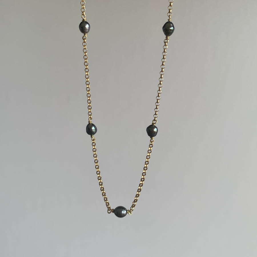 Black Tahitian Pearl Pendant on Keshi Victorian Chain