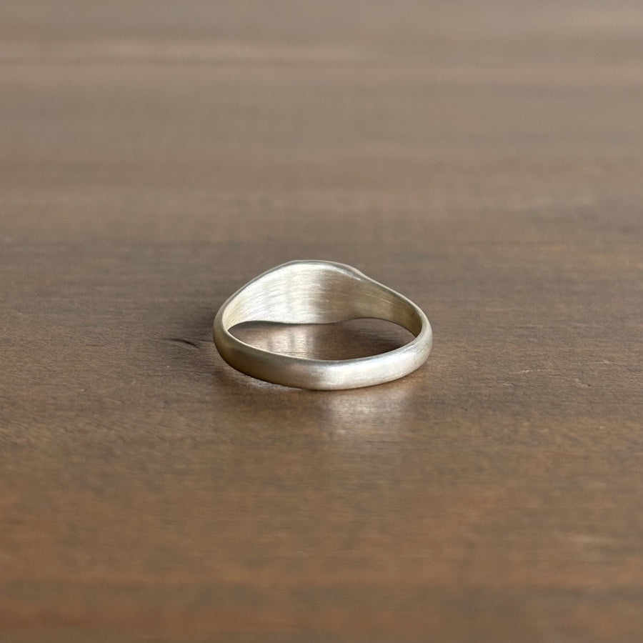 Medium Grey Lady Cameo Ring