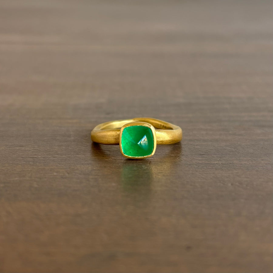 Larger Colombian Emerald Sugarloaf Wave Ring