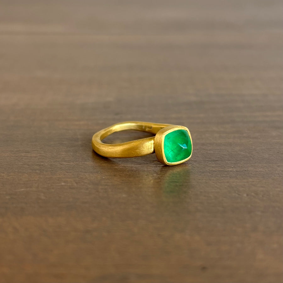 Larger Colombian Emerald Sugarloaf Wave Ring