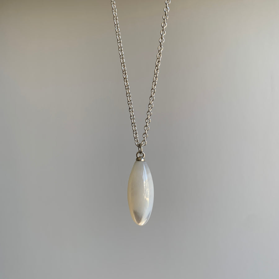 Medium Mother of Pearl Necklace with Silver Barnacles