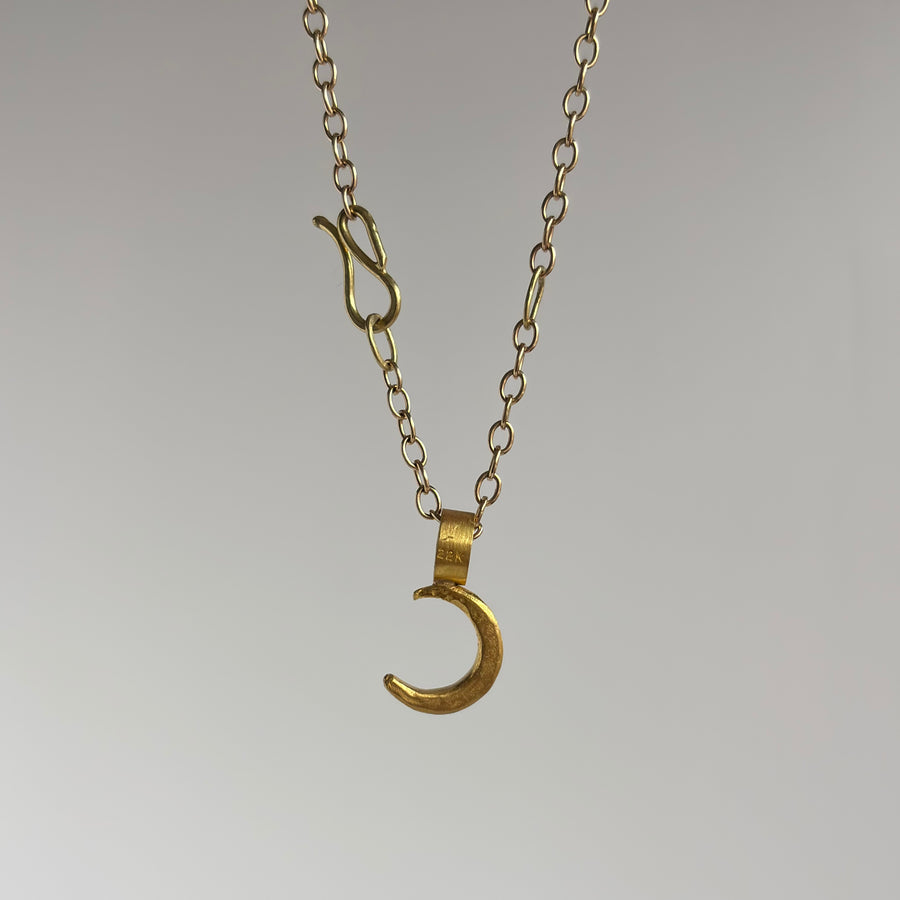 22k Crescent Moon Pendant