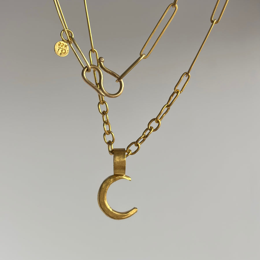 22k Crescent Moon Pendant