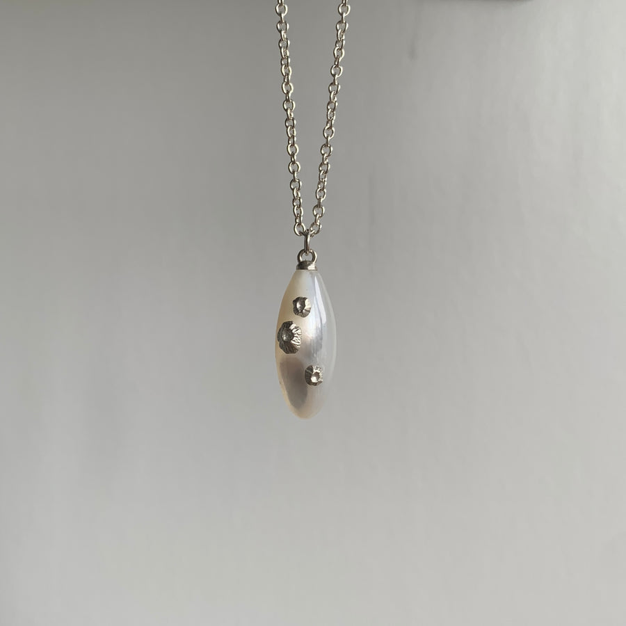 Medium Mother of Pearl Necklace with Silver Barnacles