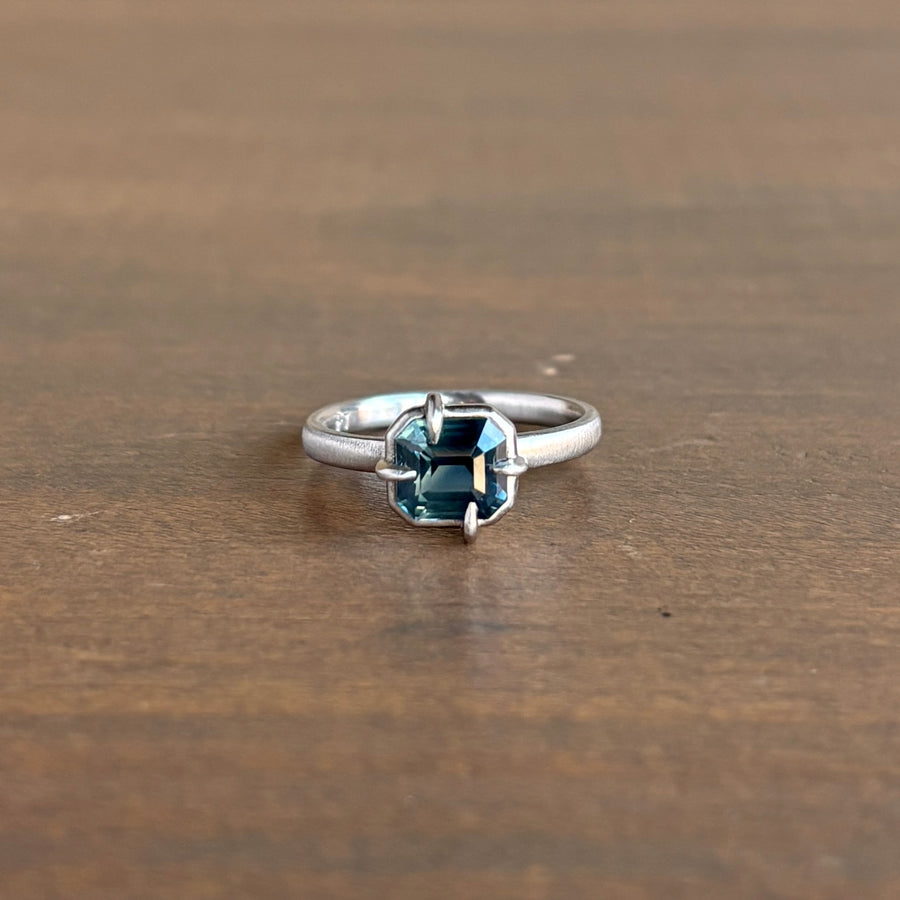 Zanahary Blue Sapphire Vanity Ring