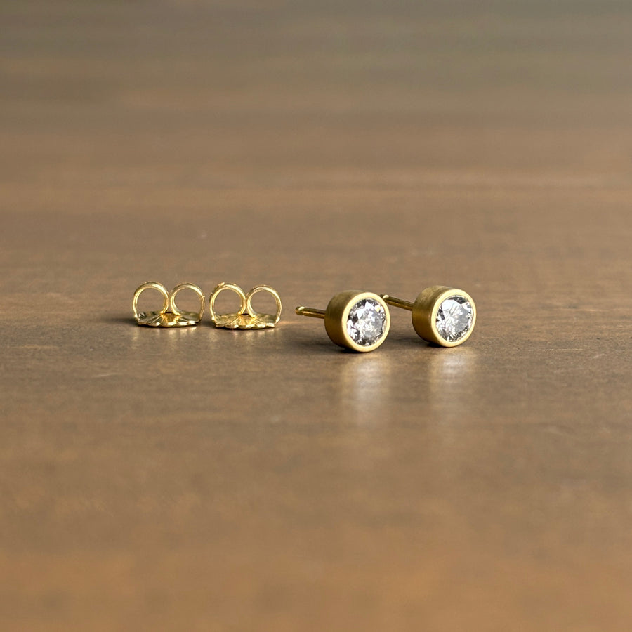 Round Brilliant Diamond Stud Earrings