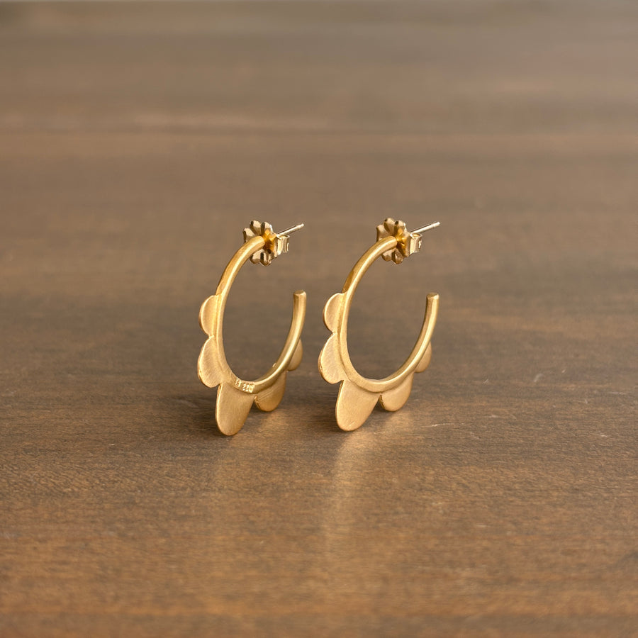 22k Gold Scallop Hoop Earrings