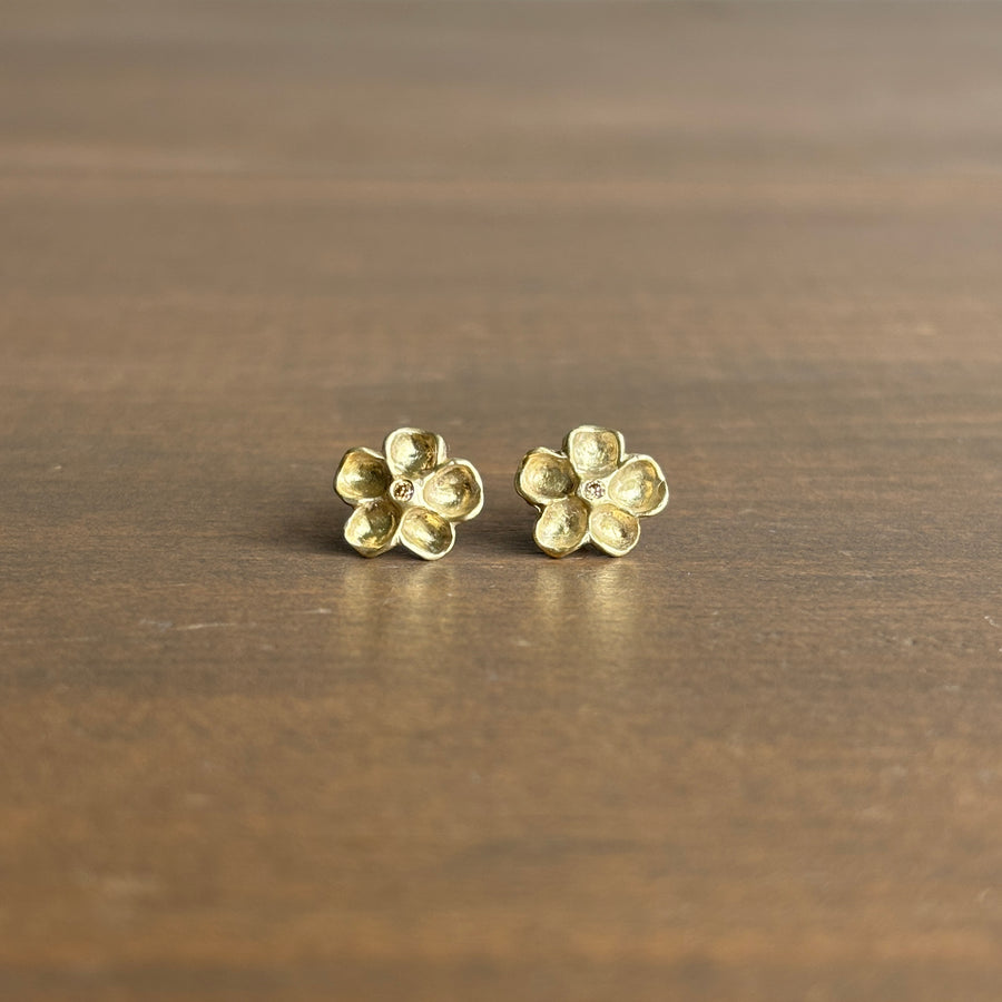 Impatiens Stud Earrings with Champagne Diamonds