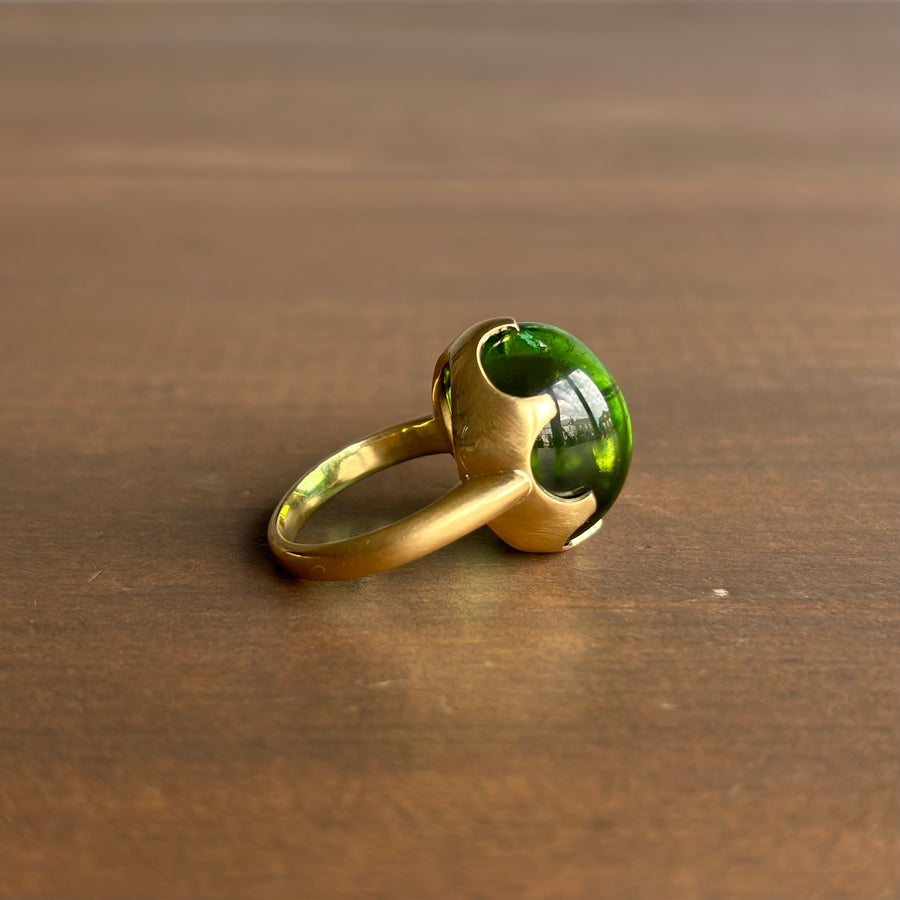 Green Tourmaline Cabochon Queen's Ring