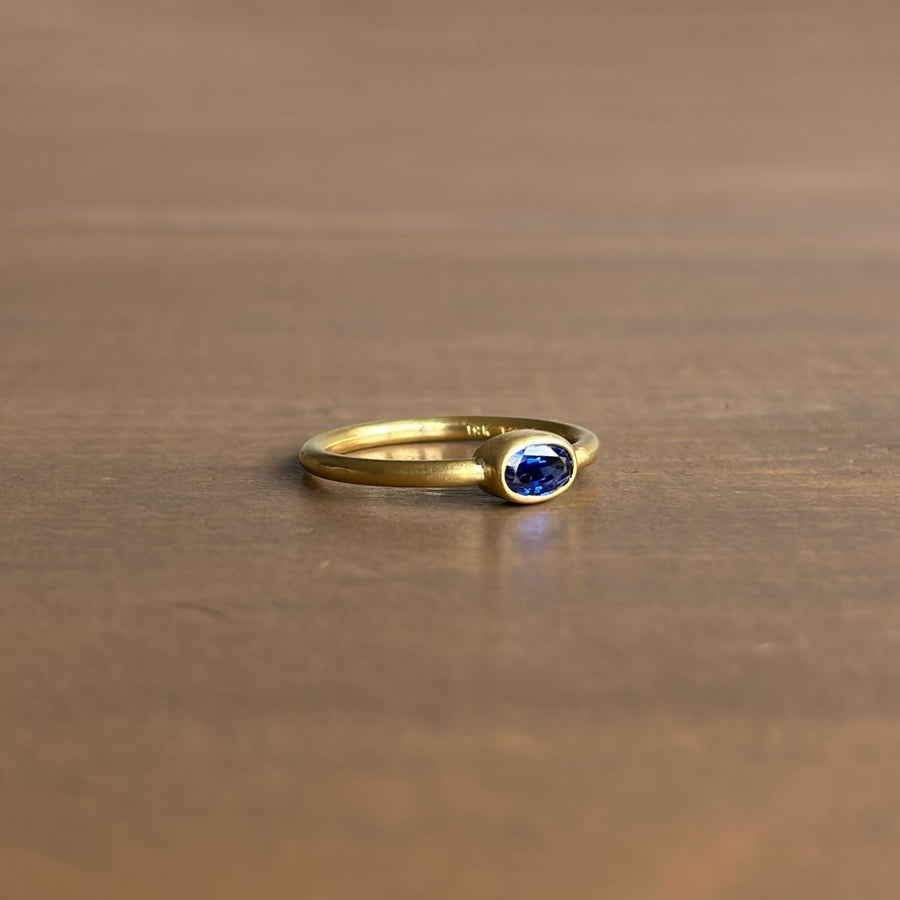 Blue Sapphire Wire Ring side view 1