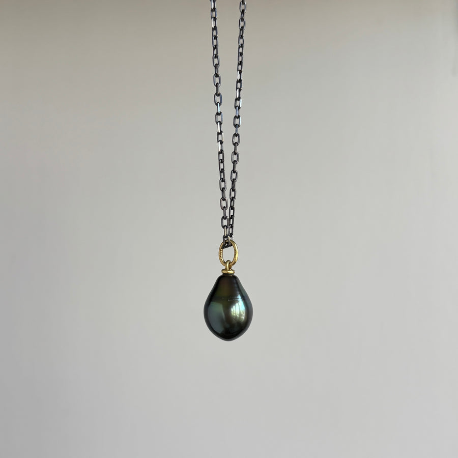 Mimi Favre Peacock Tahitian Pearl Pendant hanging view