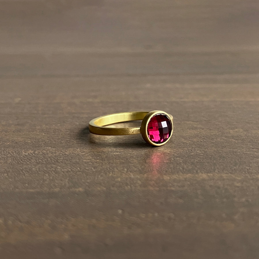 Natural Round Checkered Amaranth Umba Sapphire Ring