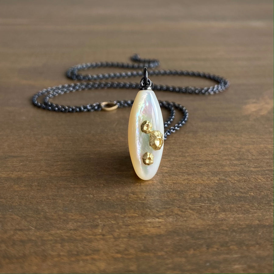Medium Mother of Pearl Necklace with Barnacles