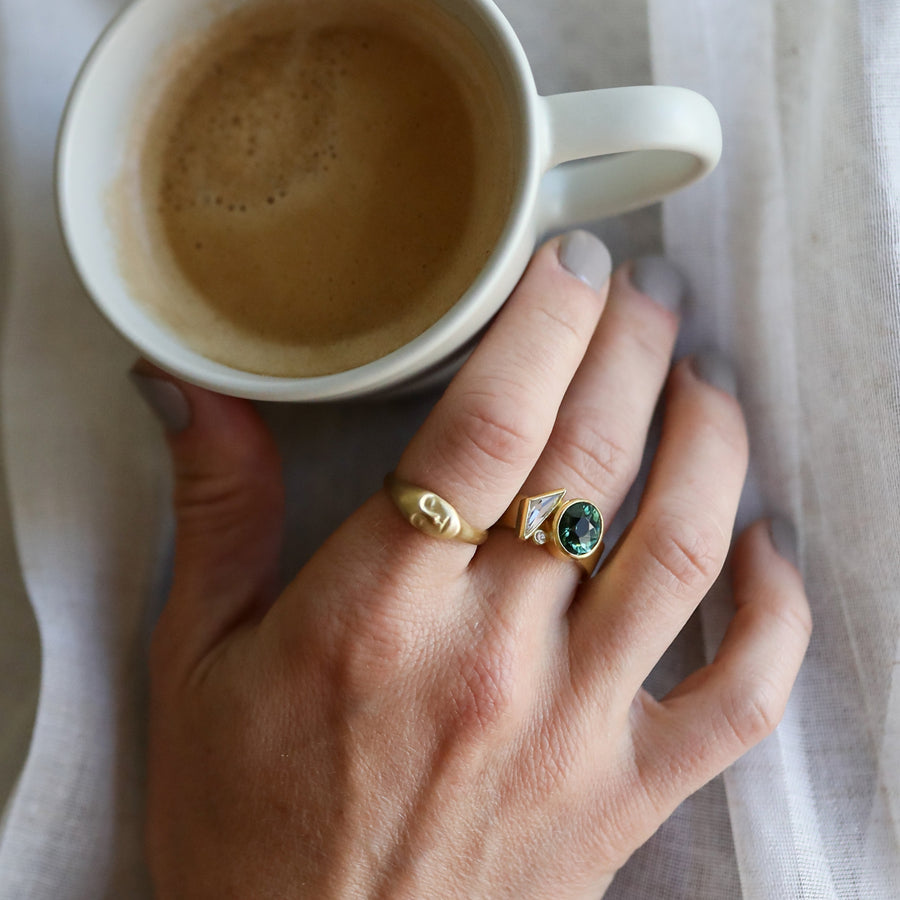 Medium Gold Lady Cameo Ring